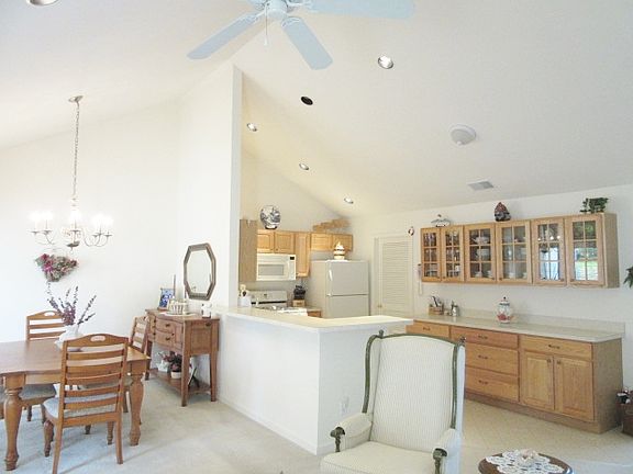 2nd image of 107 Bourne Cir #804
