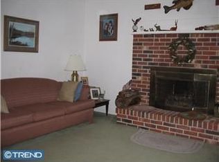 7 Postal Rd, Cream Ridge, NJ 08514