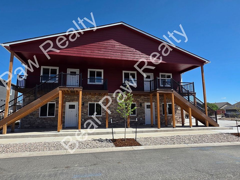 1st image of 1018 Center Dr #B