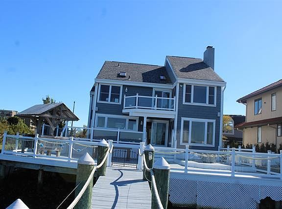 2nd image of 7401 Bayshore Dr