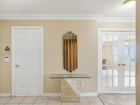 2nd image of 25 Kingsbridge Garden Cir #1118