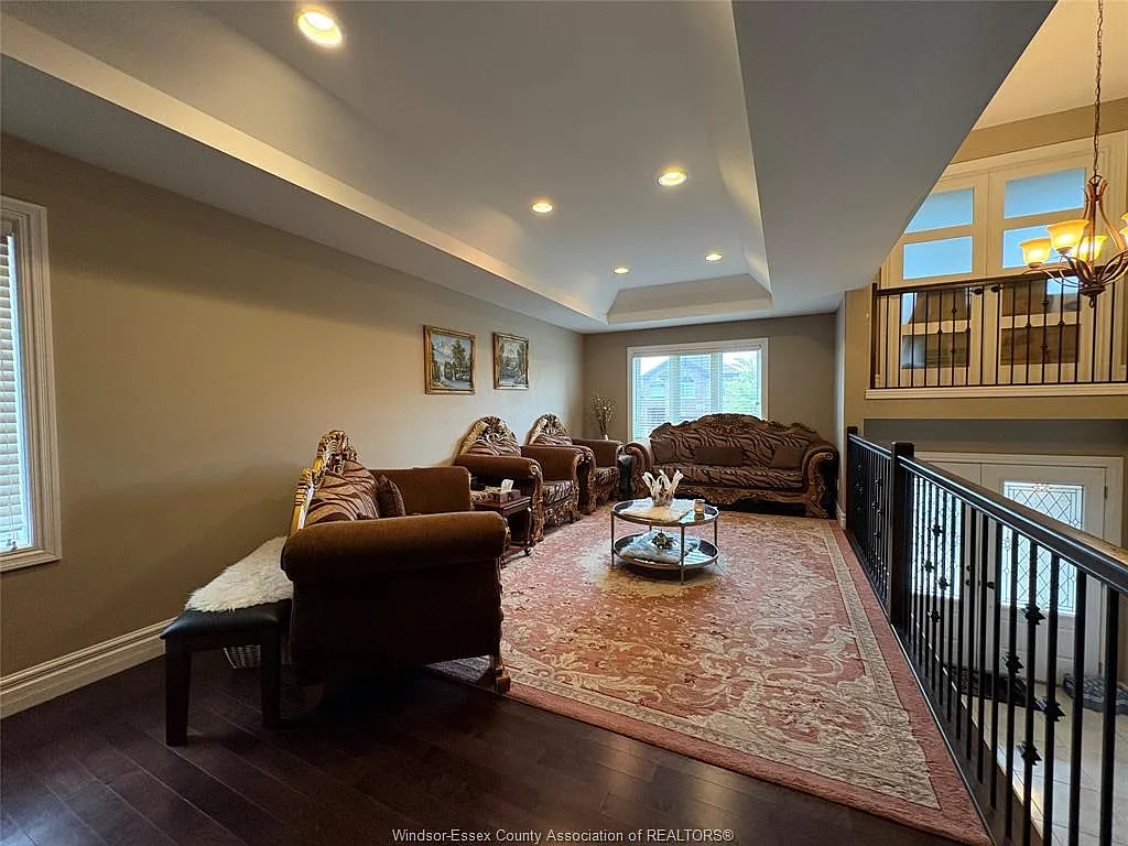 5 bed, $3,500 — Photo 3