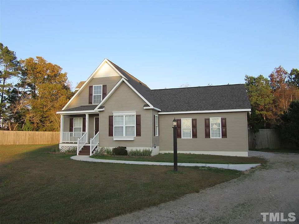 1st image of 20 Davis Circle Dr