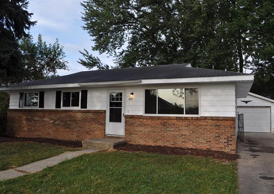 1st image of 421 Ferndale Ave NW