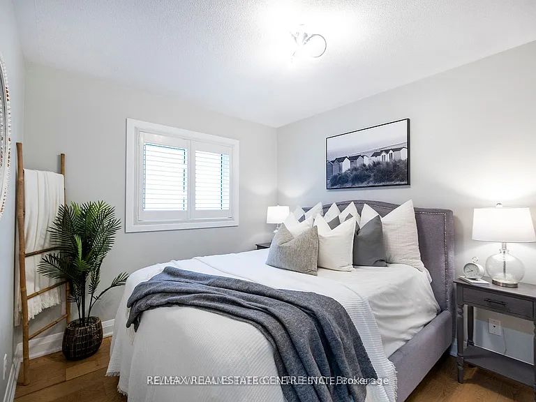 36 Padfield Dr — Photo 16