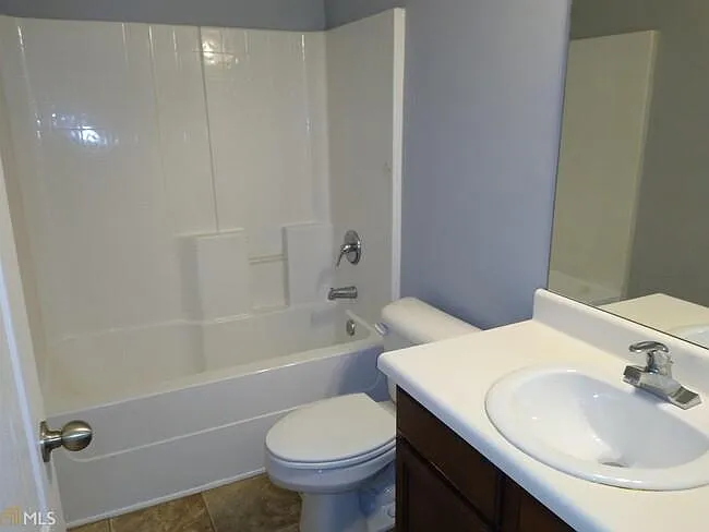 231 Greenview Ln — Photo 20