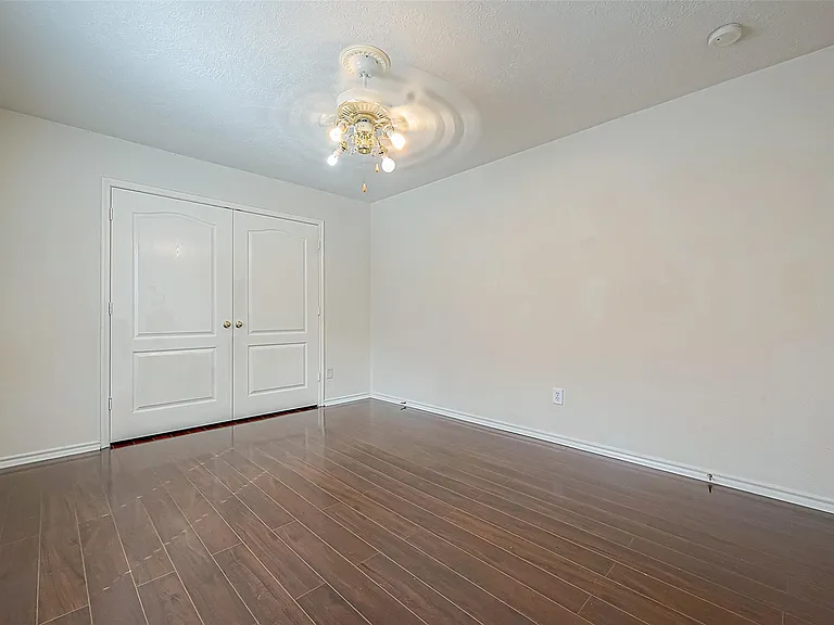 2422 Leanett Way — Photo 35