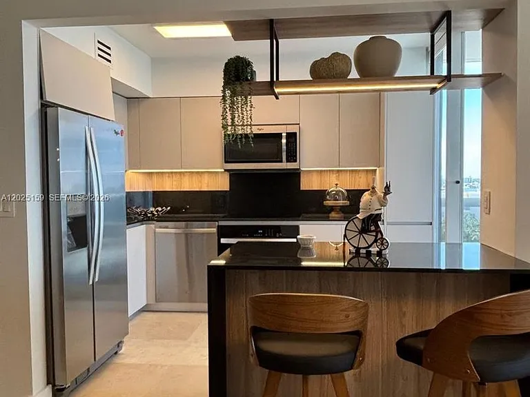 6301 Collins Ave #908 — Photo 3