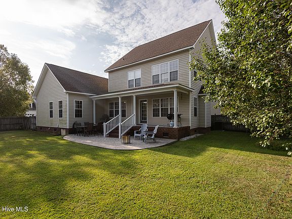 2nd image of 209 White Oak Drive