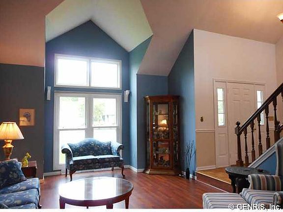 3rd image of 51 Old Country Ln