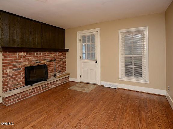 3rd image of 311 N Eagle St