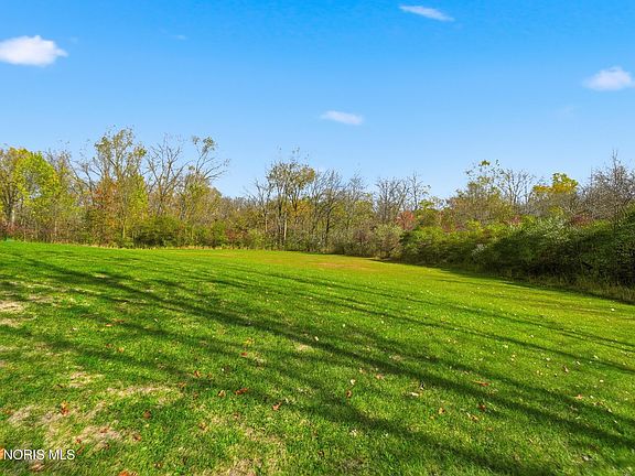 3rd image of 909 Township Road 243