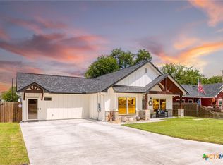 312 Holly Ave, Luling, TX 78648