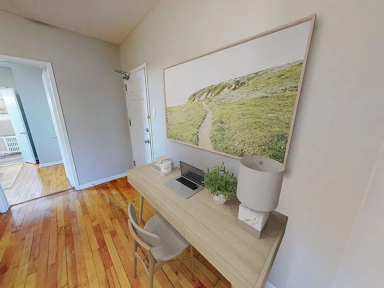 1 Rosebery Ave — Photo 12