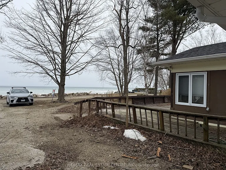35 Lakeside Ave — Photo 2