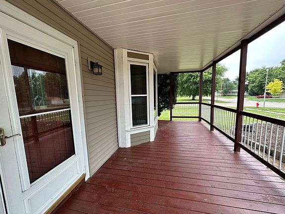 2nd image of 406 D Ave