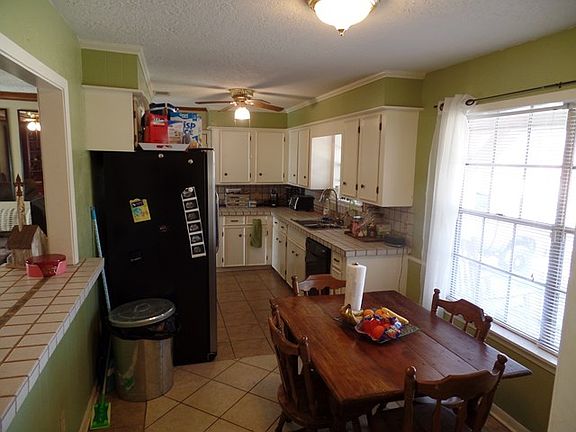3rd image of 421 Arbor Oak Dr