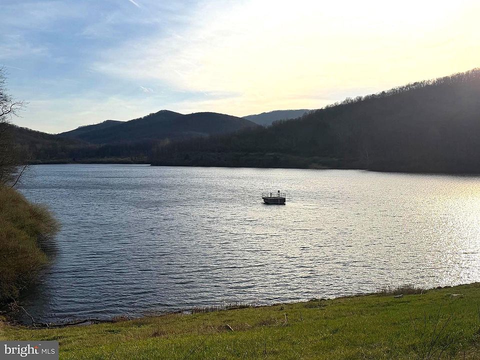 1st image of 5 Preserve Rd