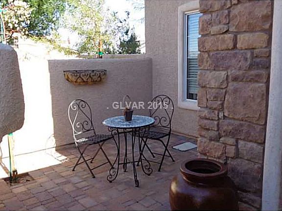 4th image of 10651 Robin Hill Ave