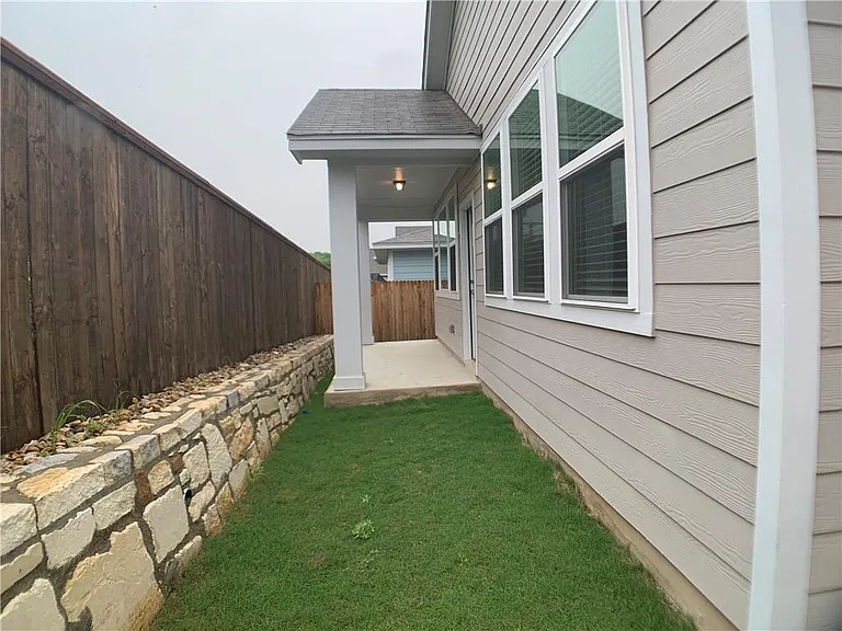 237 Michaelis Dr — Photo 22