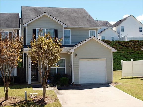 3rd image of 4817 Tangerine Cir