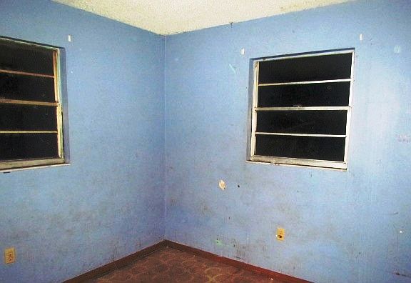 3rd image of 8240 Arnot St