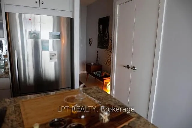 438 King St W #1706 — Photo 7
