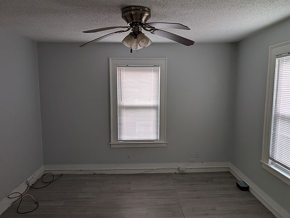 2nd image of 91-93 Larrabee St