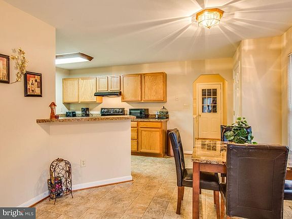 4th image of 6104 Taverneer Ln