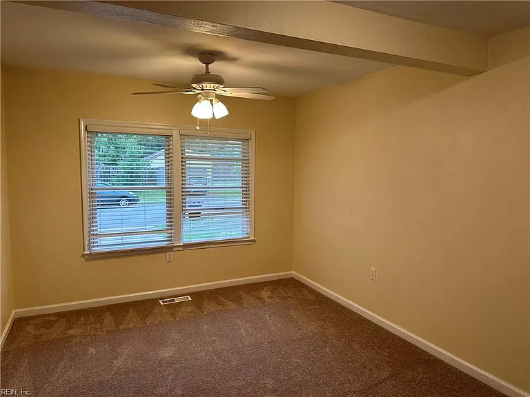 940 Redwood Cir — Photo 25