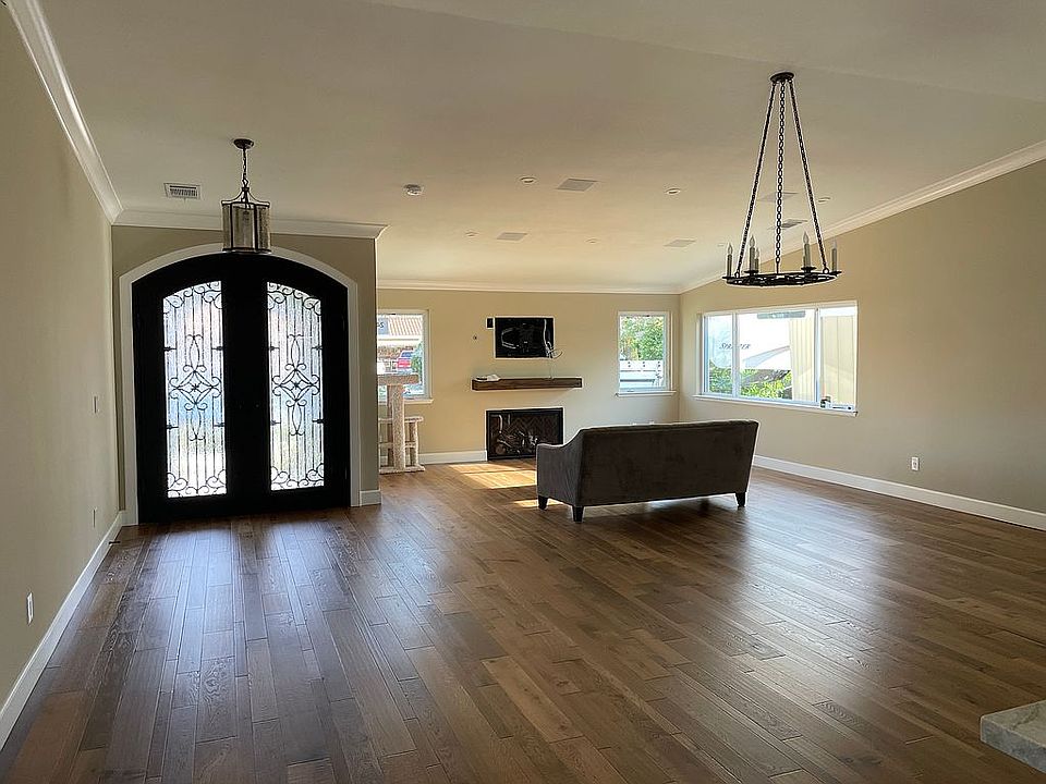 2nd image of 245 Del Monte Cir