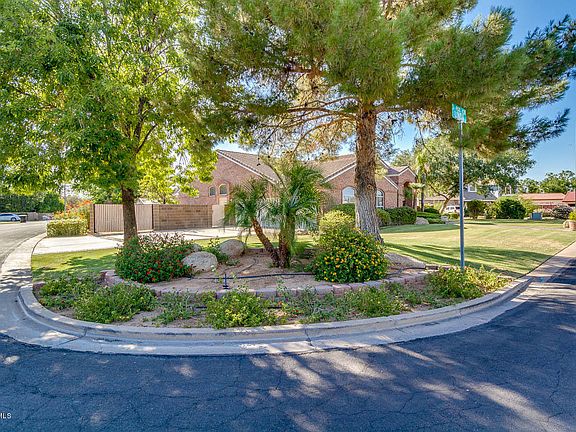 4th image of 948 S Linda Cir