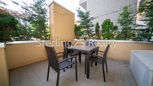 2315 Astoria Blvd #1F Photo 1