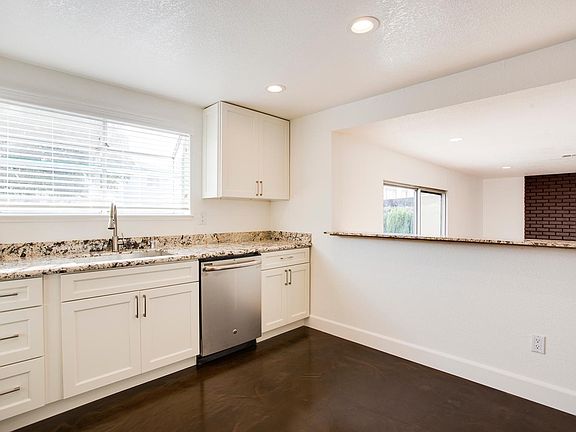 4th image of 331 Brookdale Dr