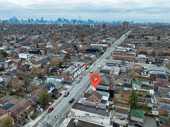 2nd image of 390 Oakwood Ave