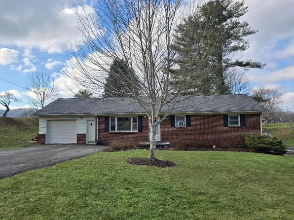 120 Brook Ln, Daniels, WV 25832
