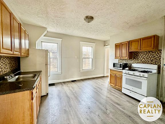 3rd image of 10 Salem St #O1