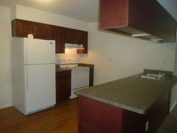3rd image of 9633 19th Bay St APT 9