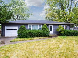 871 Adams St, Elgin, IL 60123