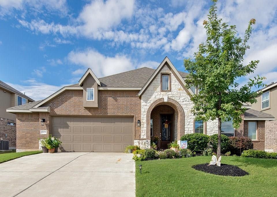 1st image of 2105 Maplewood Dr