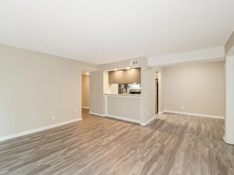 Hunters Glen Apartments — Photo 17