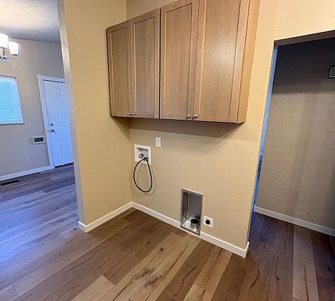5th image of 1039 Walnut Ave