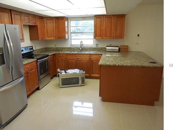 3rd image of 2205 Laurel Oak Dr