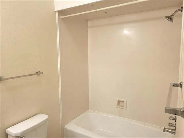 222 David St — Photo 25