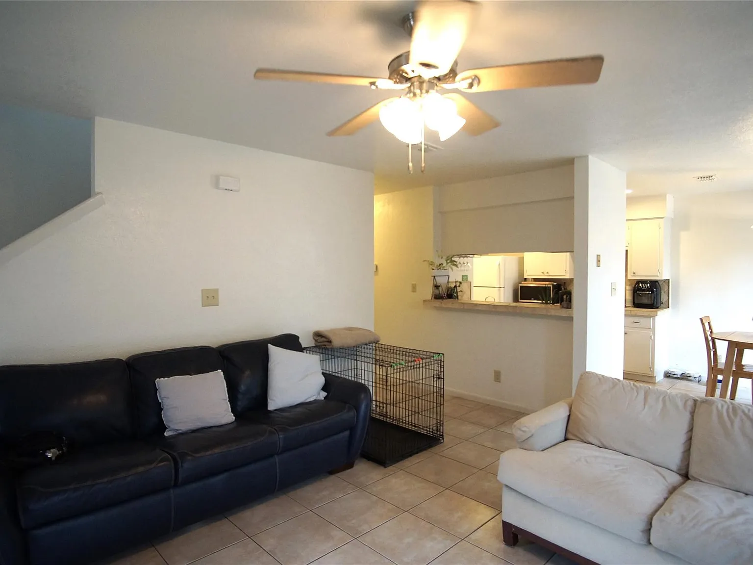 2 bed, 2.5 bath, 1143 sqft, $2,200 — Photo 2