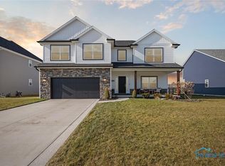 5531 Harris Hawk Ln, Sylvania, OH 43560