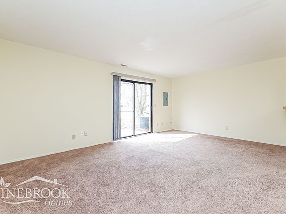 3rd image of 2464 Cross Village Dr