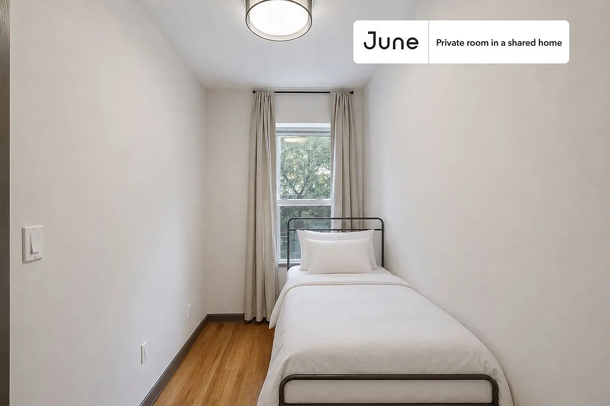 Full bedroom in 3 bed/1 bath home in Upper East Side #543 C — Photo 1
