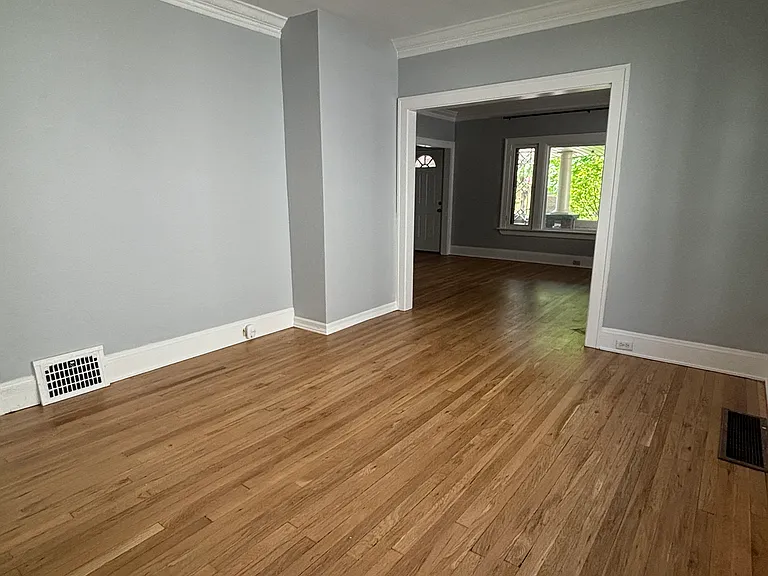 1261 Donald Ave — Photo 17