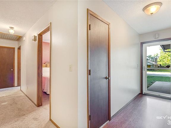 5th image of 803 Prairie Oaks Dr